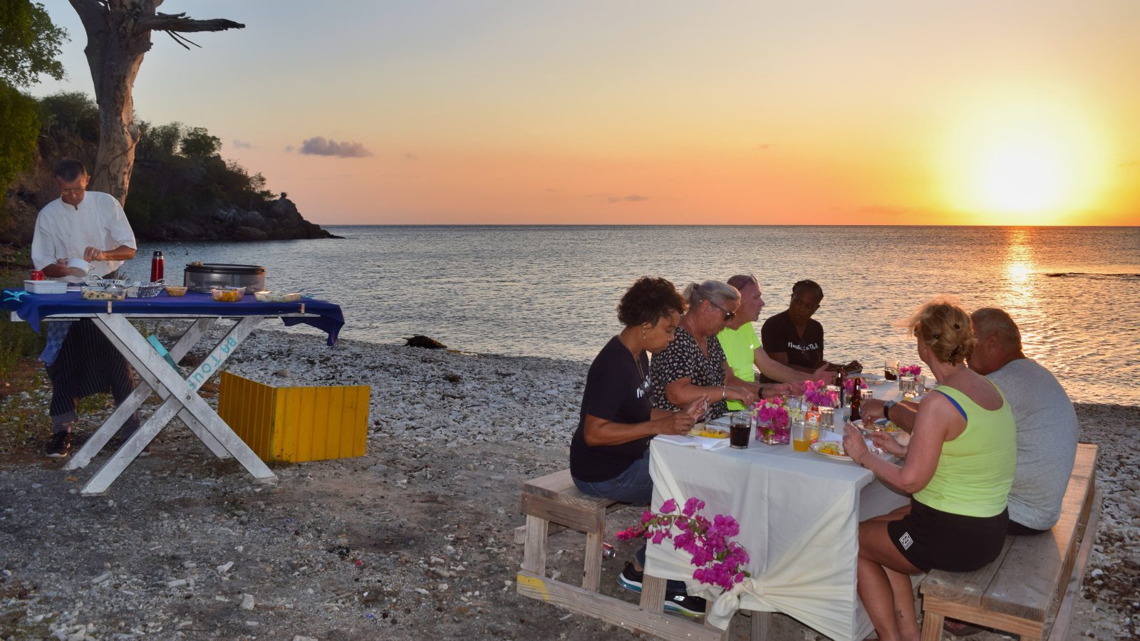Noord- & Zuidkust: Buggy, boot & BBQ 5 bbb tour bbq strand ondergaande zon curacao