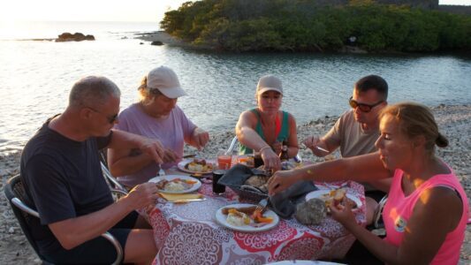 banda abou tours bbq strand land sea foodtrip 800x450 1
