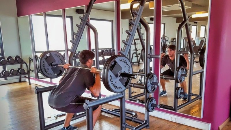 challenge jan thiel gym curacao weights 800x450 1