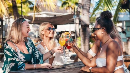 Curaçao Happy Hour