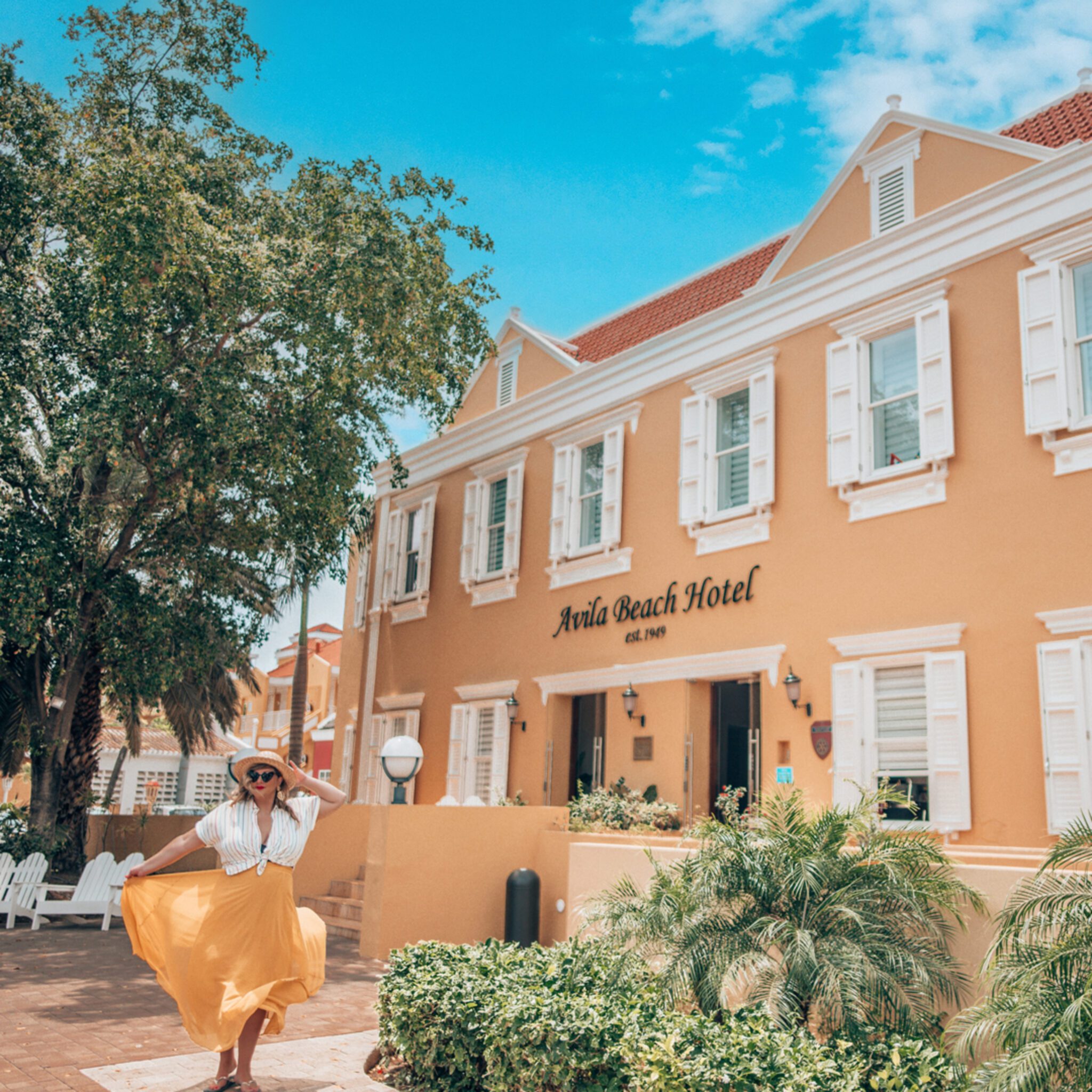 Avila Surroundings Front side and main entrance lobby scaled
