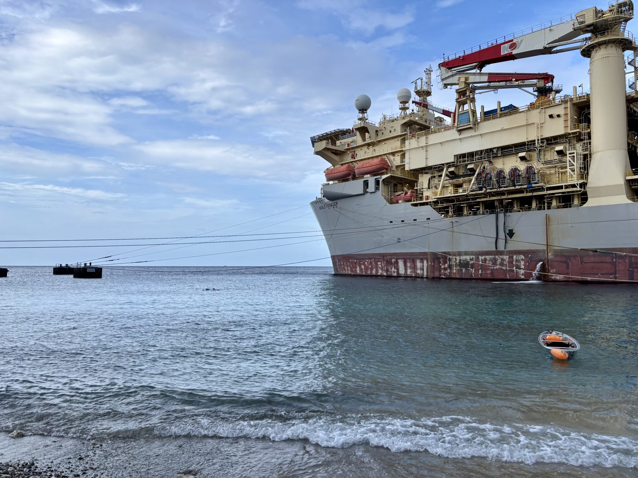 Tugboat beach en boot V1 scaled