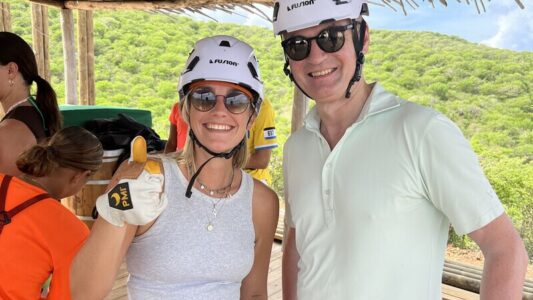 Ziplinen bij Hòfi Mango 7 Nienke en Mark Zipline Hofi