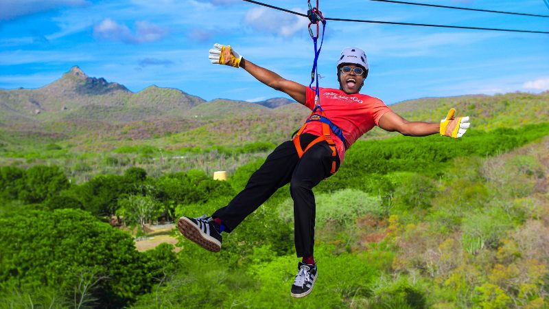 NaarCuracao.com 18 Zipline Curacao Jandino Hofi Mango