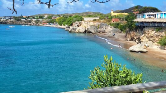 Springen bij Playa Forti: mooi om te zien, niet zonder risico 10 Playa Forti, springen