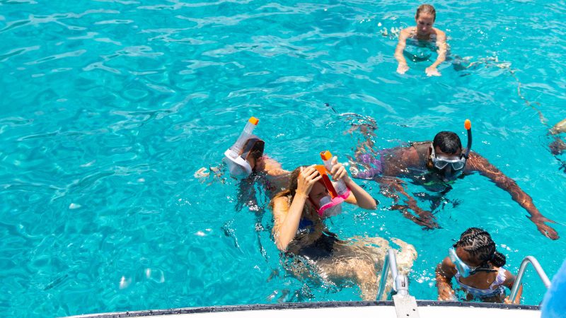 Tugboat & Blue Room Snorkeltrip 8 manzalina snorkelen westcoast curacao 800x450 1