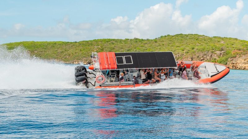 Powerboat Caribbean Klein Curacao