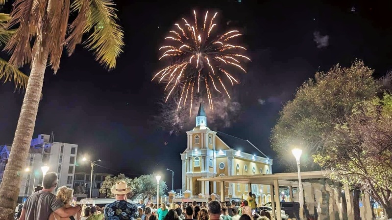 punda vibes curacao kerk vuurtoren 800x450 1