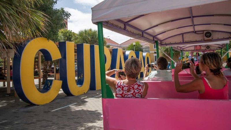 trolley train curacao letters 800x450 1