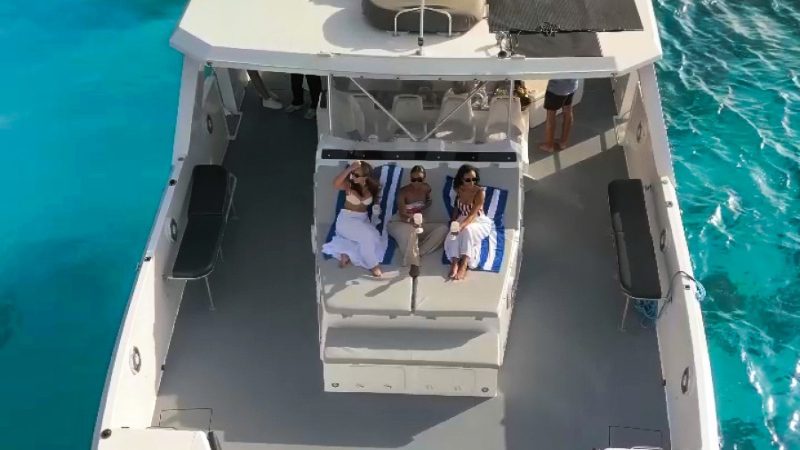 Luxe privé catamaran Curaçao | high-end 6 private catamaran curacao 800x450 1