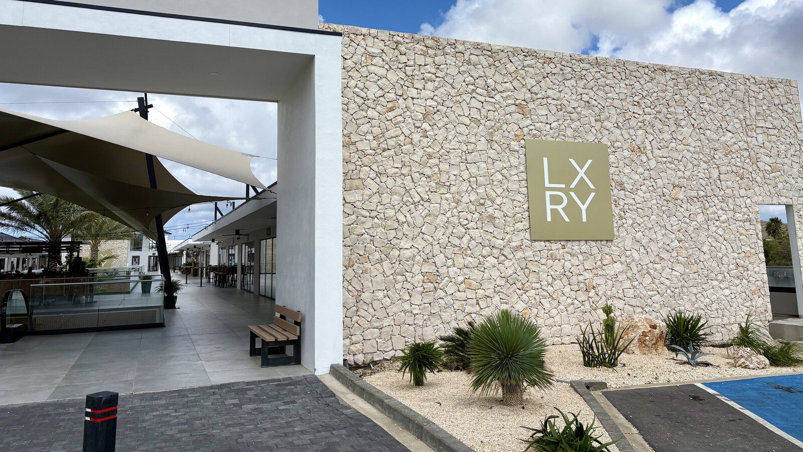 LXRY Mall, Curacao