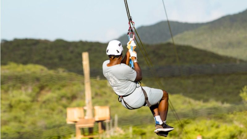 Doing adrenaline things 4 Zipline Curaçao Hofi Mango