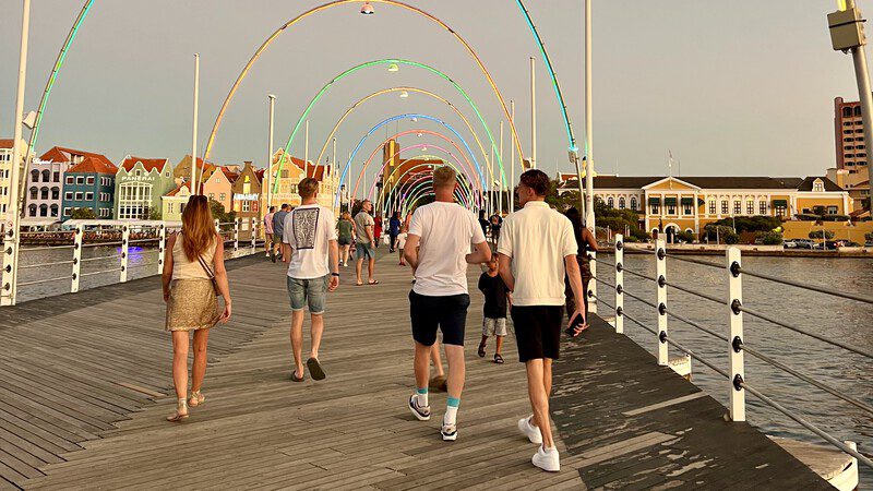 Lopen op de pontjesbrug