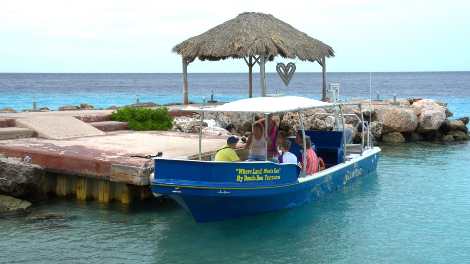 The Blue Pearl at the quay, ready for the boat trip to the Blue Room