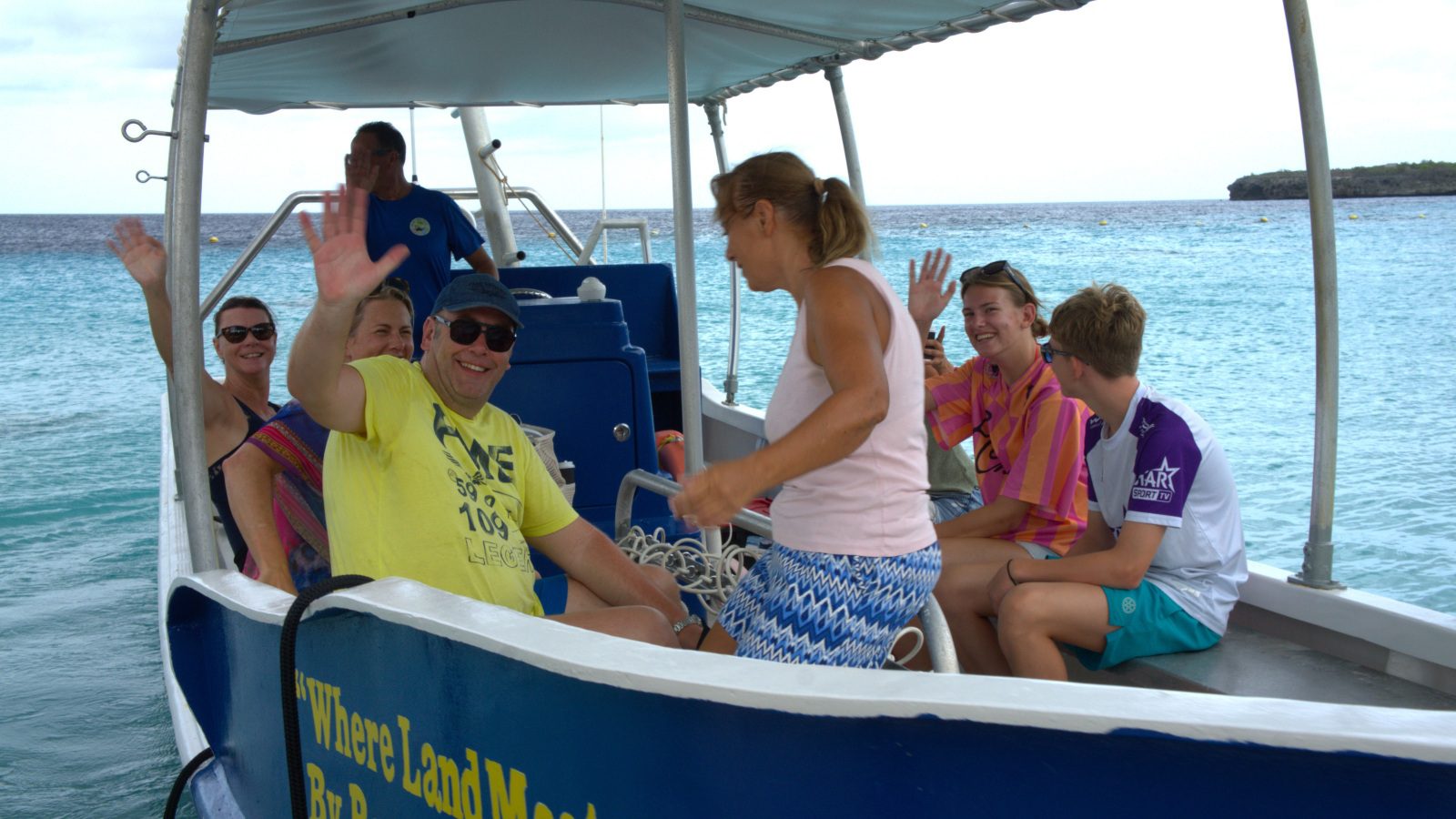 Happy guests on board The Blue Pearl