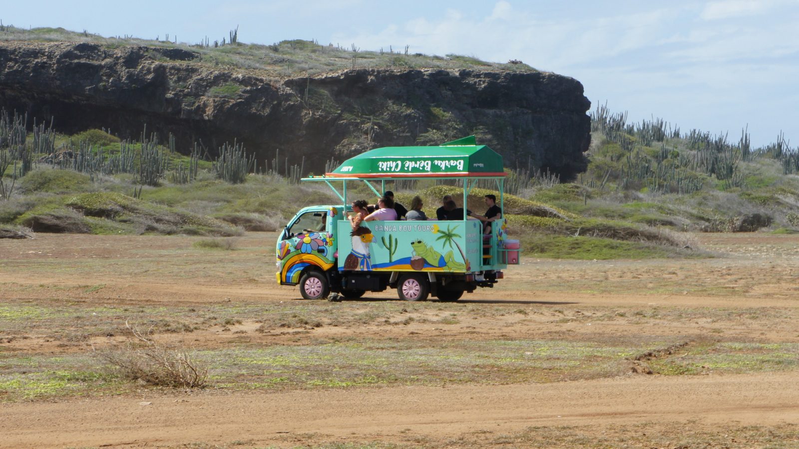 Tour-operators op Curaçao 2 Safariwagen van Banda Abou Tours in Banda Abou, Curaçao